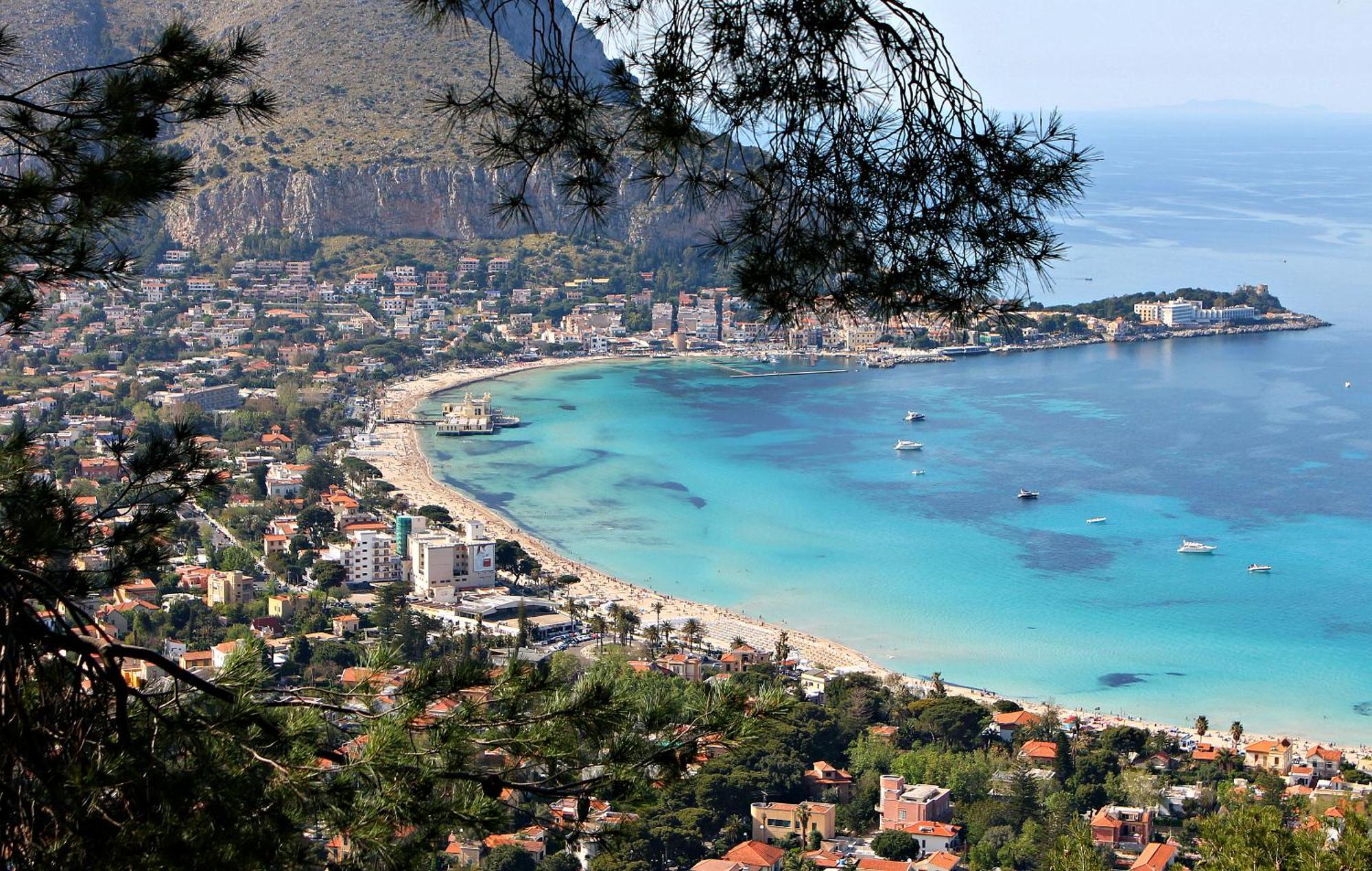 Ciachea Con Giardino E Parcheggio In Sicilia *