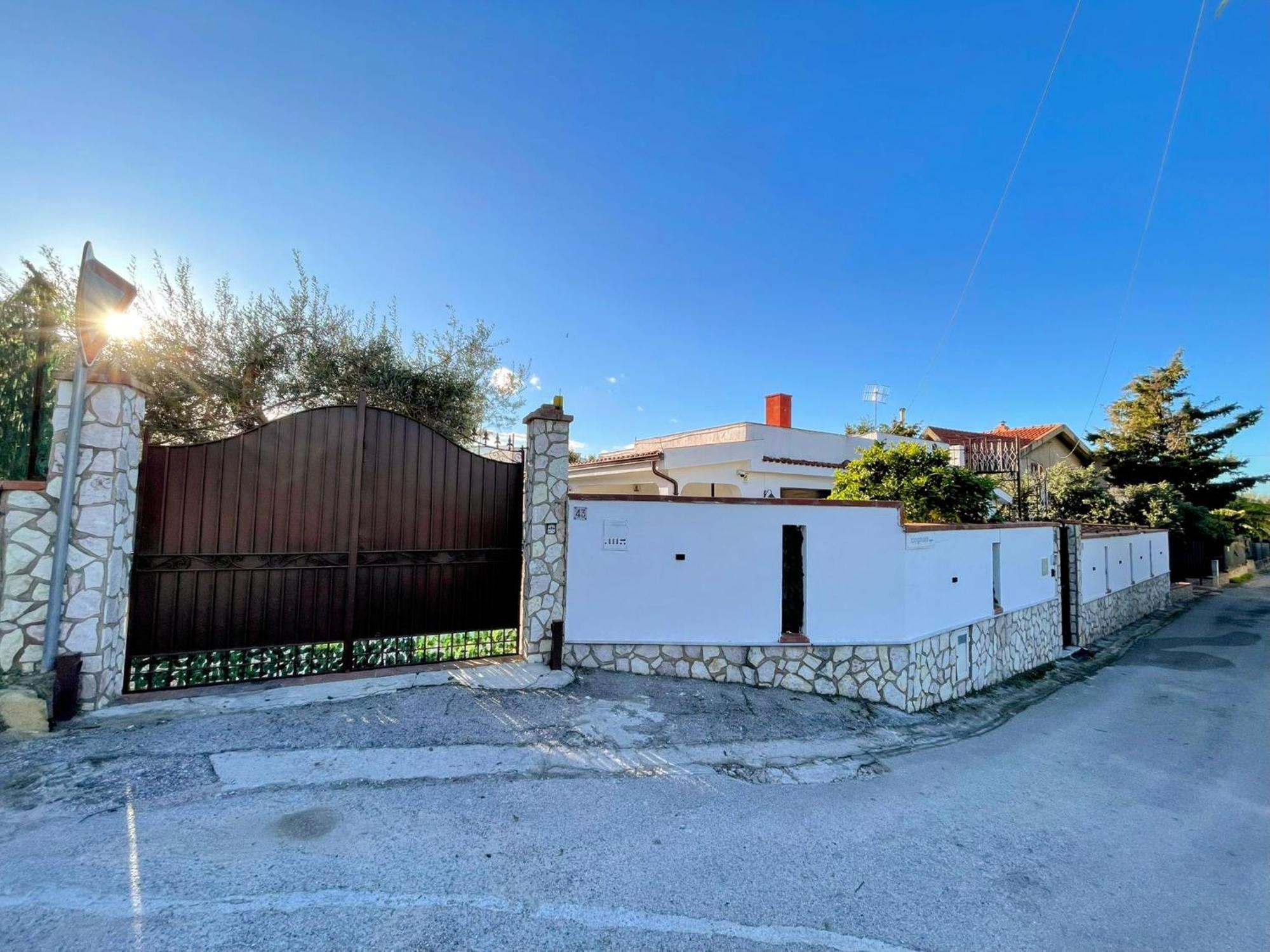 Ciachea - Accogliente Con Bbq, Giardino E Parcheggio , A Due Passi Da Palermo & Aereoporto Carini